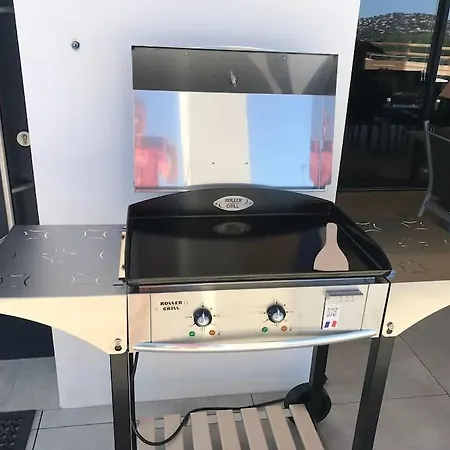 Neuve 4 Etoiles Avec Piscine Et Tres Belles Vues 4* Sainte-Maxime